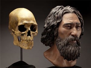 The skull of Kennewick Man and a sculpted bust by StudioEIS based on forensic facial reconstruction by sculptor Amanda Danning. (Credit: Brittany Tatchell)
