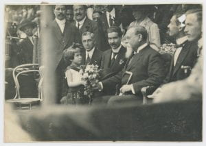 [A Girl Presents a Bouquet to Mr. President], ca. 1917-1920, DeGolyer Library, SMU.